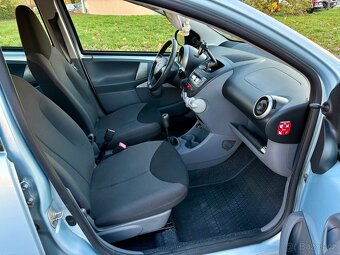 Toyota Aygo, r.2007, 98000km Max.výbava - 13