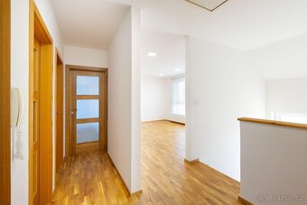 Pronájem řadového rodinného domu Spojil - 13