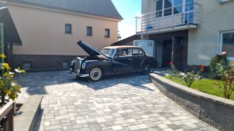 Mercedes-Benz 300 Adenauer - 13
