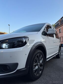Volkswagen Caddy Cross - 13