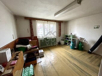 Prodej rodinného domu 240 m², na pozemku 1199 m², Praha - Ho - 13