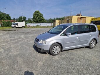 Volkswagen Touran - 13