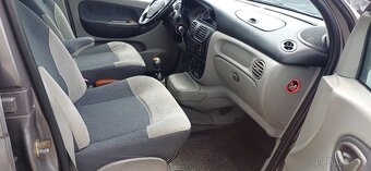 Renault Scénic 1.9 TDI 75KW  Digitální klimatizace - 13