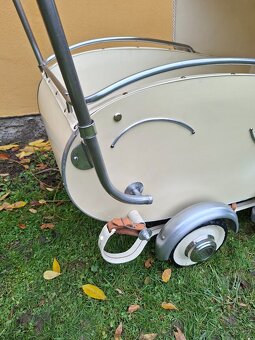 Starožitný kočárek pro miminko č.  202 - 13