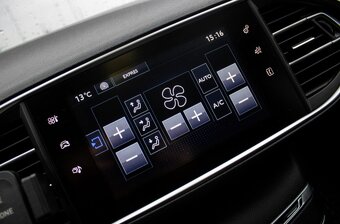 Peugeot 308 1.2 e-THP 130k Allure - 13