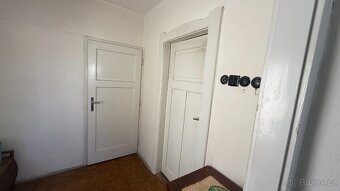 Menší rodinný dům se zahradou v širším centru Hradce Králové - 13