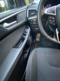 Ford S-Max - 13