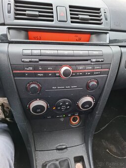 Mazda 3 1.4i 62 kw Klima Model 2005//Na Opravu/// - 13
