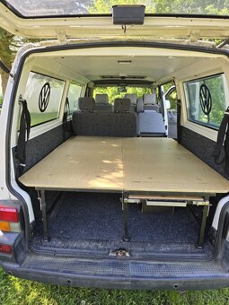 Volkswagen Transporter T4 2,5 TDI 2001 65 kw, spaní a 6 míst - 13