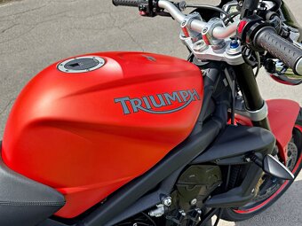 Triumph Street Triple 675 R 78KW - 24 tis. KM, ČR, r. 2010 - 13