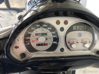 Piaggio Beverly 400 - 13