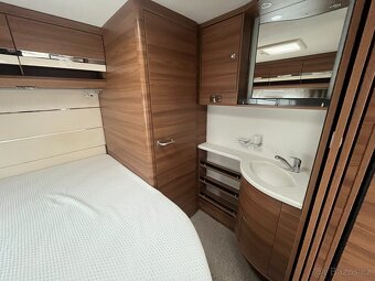 Karavan Dethleffs Nomad 590, předstan, držák kol, mover - 13