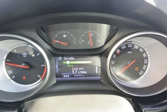 PRODÁM Opel Astra 1.6CDTi ST Cosmo - 13