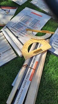 Mapy skolni sfare plakáty atd - 13