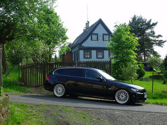 BMW E91 330xd - 13