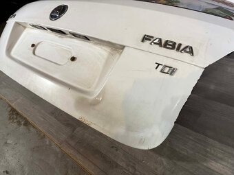ŠKODA FABIA 2 07-14 - víko kufru COMBI - POŠKOZENÉ - 13