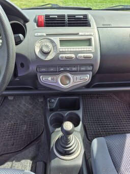 Honda Jazz 1.3 57kW + plus zimní pneu - 13