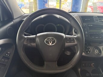 Toyota RAV4 2,2 110kW,4X4,PŮVOD ČR - 13