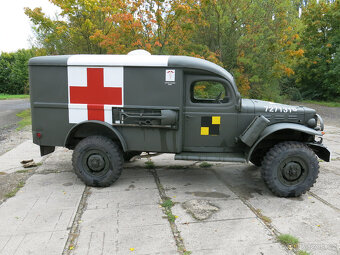 Dodge WC-54 sanitka, 1943 – plně pojízdná, po renovaci karos - 13