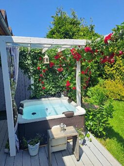 Prostorný 5+kk se zahradou a garáží na okraji Brna - 13