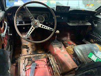 Ford Mustang Fastback - 13