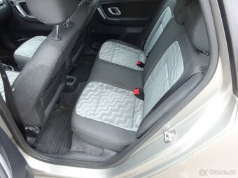 Škoda Fabia 1.2i r.v.Combi 2009 (51 kw) Koupeno v ČR - 13