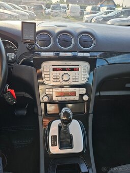 FORD GALAXY 2010 2.0i 149 kW GHIA 7 MÍST,TEMPOMAT,VÝHŘEVY - 13