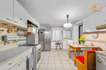 Dům o dispozici 3+1, stodola, zahrada, hospodář.budovy - 13