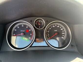 Opel Astra GTC 2.0 Turbo Cosmo - 13