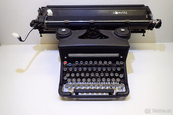 Psací stroj- Olivetti - Made in Italy - 1932  - 13