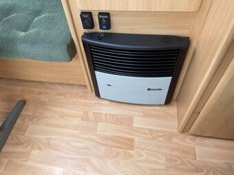 PRODÁNO Dethleffs Camper 450, 4 os., EL.POJEZD - 13