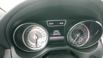 Mercedes - benz cla - 13