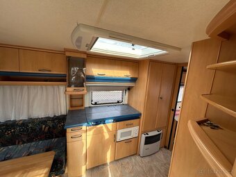 Prodám karavan Hobby de luxe - 13