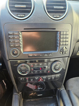 Mercedes-Benz ML 420 CDI - 13