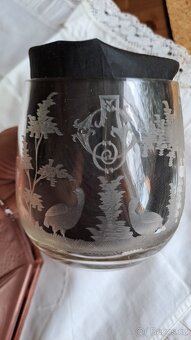 Staré sklo- rosalinové, medové broušené - 13