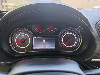 Opel Insignia hatchback 2.0 CDTi 120kW, r.v. 2015 + originál - 13