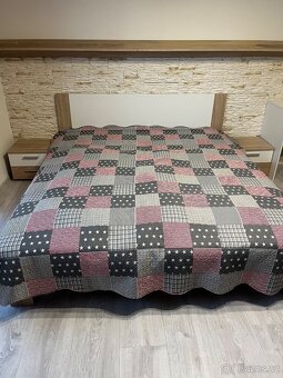 Obývací stěna, postel, noční stolek, komoda, stůl - 13