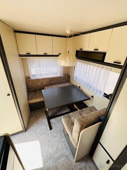 OBYTNÝ KARAVAN HOBBY 450 - 13