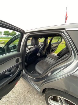Prodám Mercedes  2018 E220d 4Matic W213 143kW Pohon 4x4 - 13