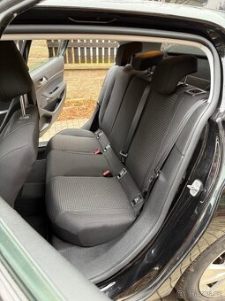 Peugeot 308 1.5 HDI 96 kW Allure EAT8 VIRTUAL automat - 13