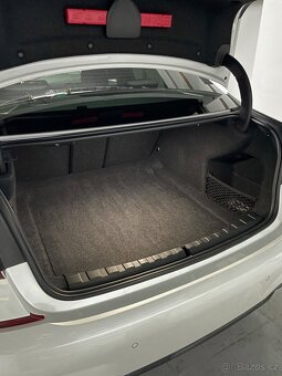 Bmw 320i xDrive,M paket,perleť,h&k,webasto… - 13