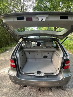 Mercedes B180 - 13