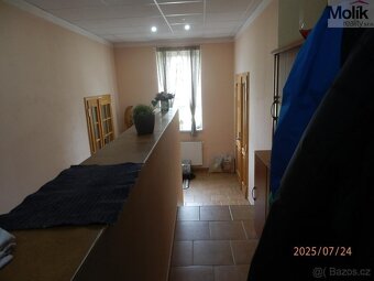 Dům s komerčními prostory a zahradou, Vysoká Pec - 13