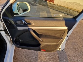 ŠKODA OCTAVIA COMBI - 13