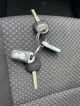 Hyundai I30, 1.4i 2011 - 13