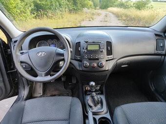 Hyundai i30 1.4 80kw NOVÉ ROZVODY - 13