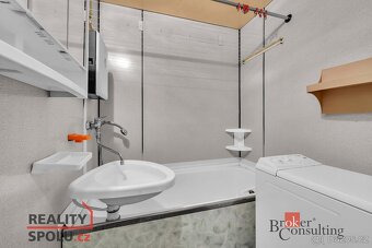 Převod dr. podílu, byty/2+1, 63 m2, Julia Fučíka 890, 50401  - 13