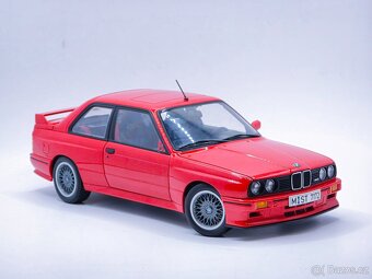 BMW E30 M3 1:18 Autoart  [ poškozen ] - 13