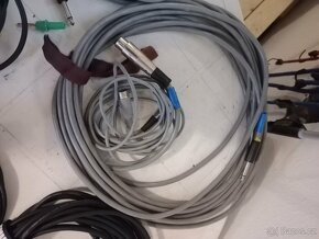 kabely a konektory - 13