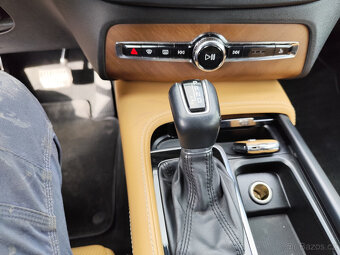 Volvo XC90 2,0 T6 AWD INSCRIPTION 235KW PANO LED TZ 2xPNEU T - 13